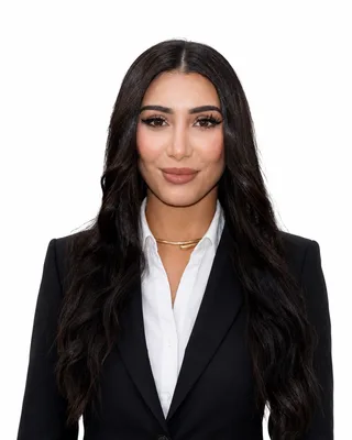 Rayene, Travel Consultant