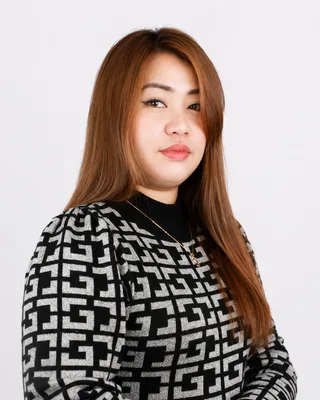 Ivy, Receptionist