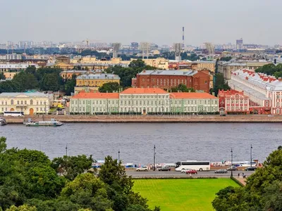 National Day Deluxe Package - Moscow & Saint Petersburg