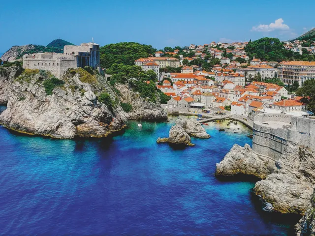 Croatia Visa Requirements for UAE Residents from Dubai &mdash; visa application service for UAE residents by Green Apple Travel